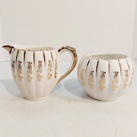 Vtg Gibsons Staffordshire Creamer and Sugar Set model #W777 - Picture 1 of 6